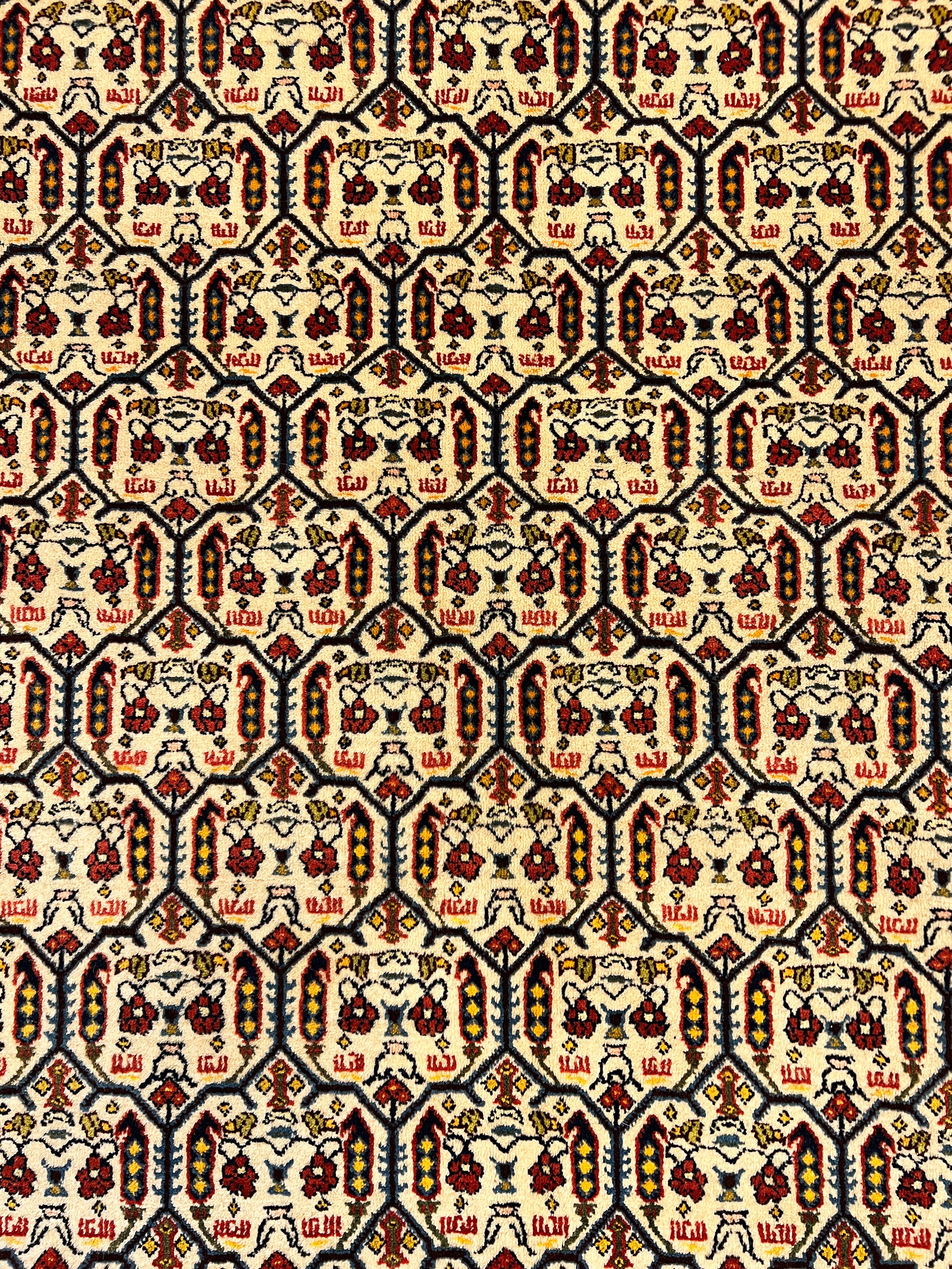 Isfahan 317 x 207