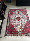 Abadeh Teppich ca. 150 × 100 cm – rot/creme & geometrisch