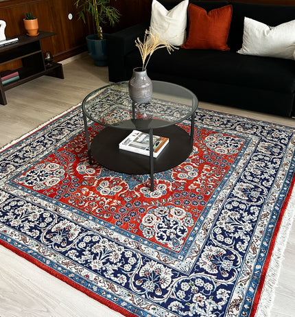 Ardekan Teppich ca. 200 × 200 cm – rot/blau/creme & floral