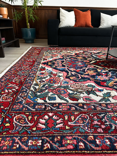 Bachtiar Teppich ca. 200 × 300 cm – rot/dunkelblau & klassisch