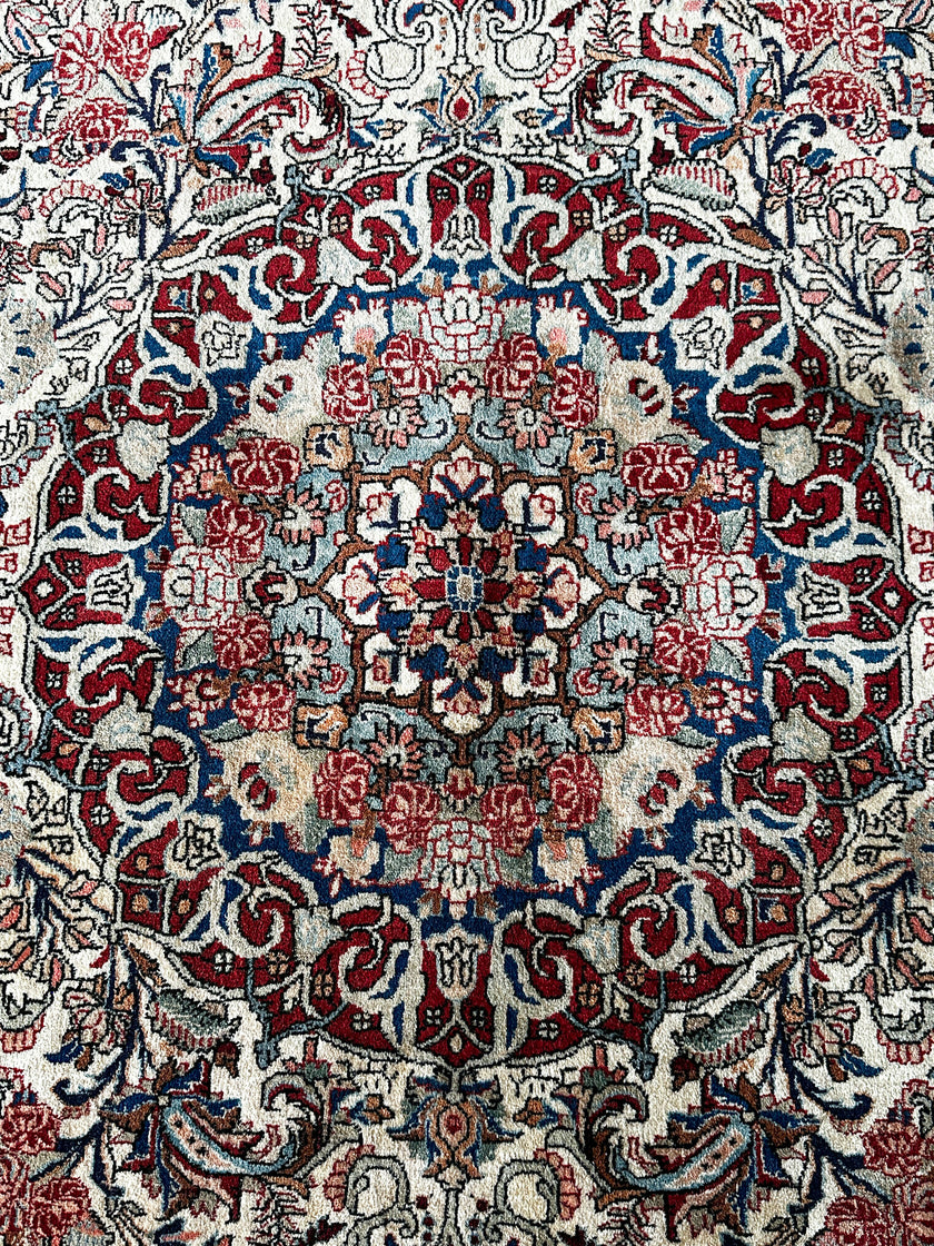 Bidjar Teppich ca. 300 × 200 cm – creme/blau & elegant