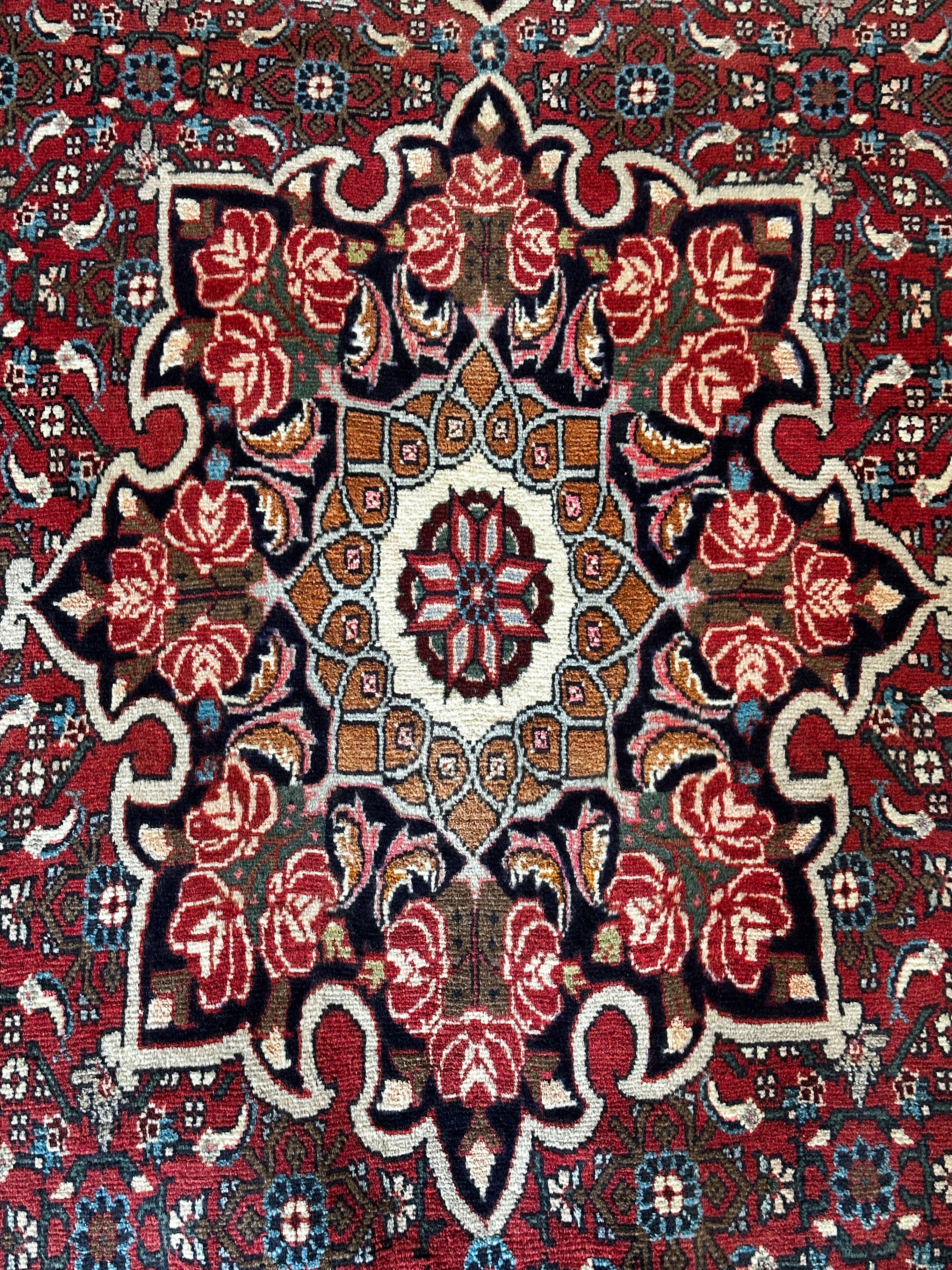 Bidjar Teppich ca. 200 × 300 cm – rot/dunkelblau & robust