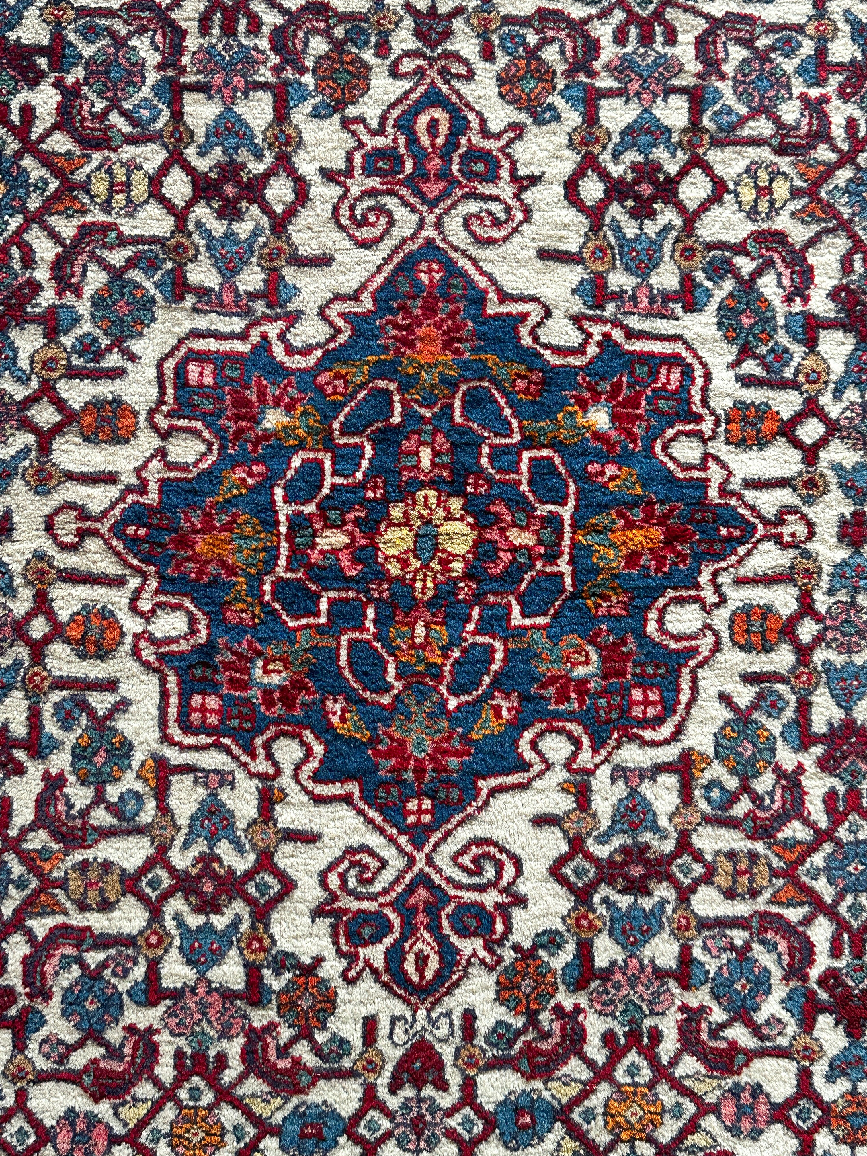 Bidjar Teppich ca. 150 × 100 cm – creme/blau/rot & klassisch