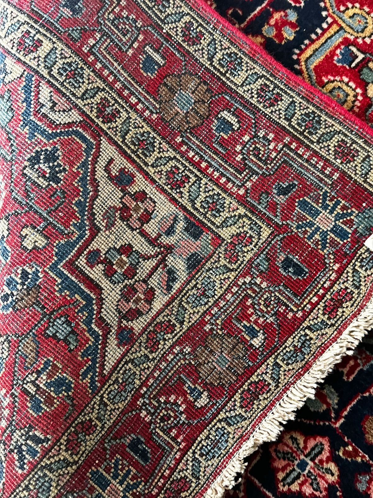 Djosan Teppich ca. 148 × 105 cm – dunkelblau, rot & klassisch gemustert