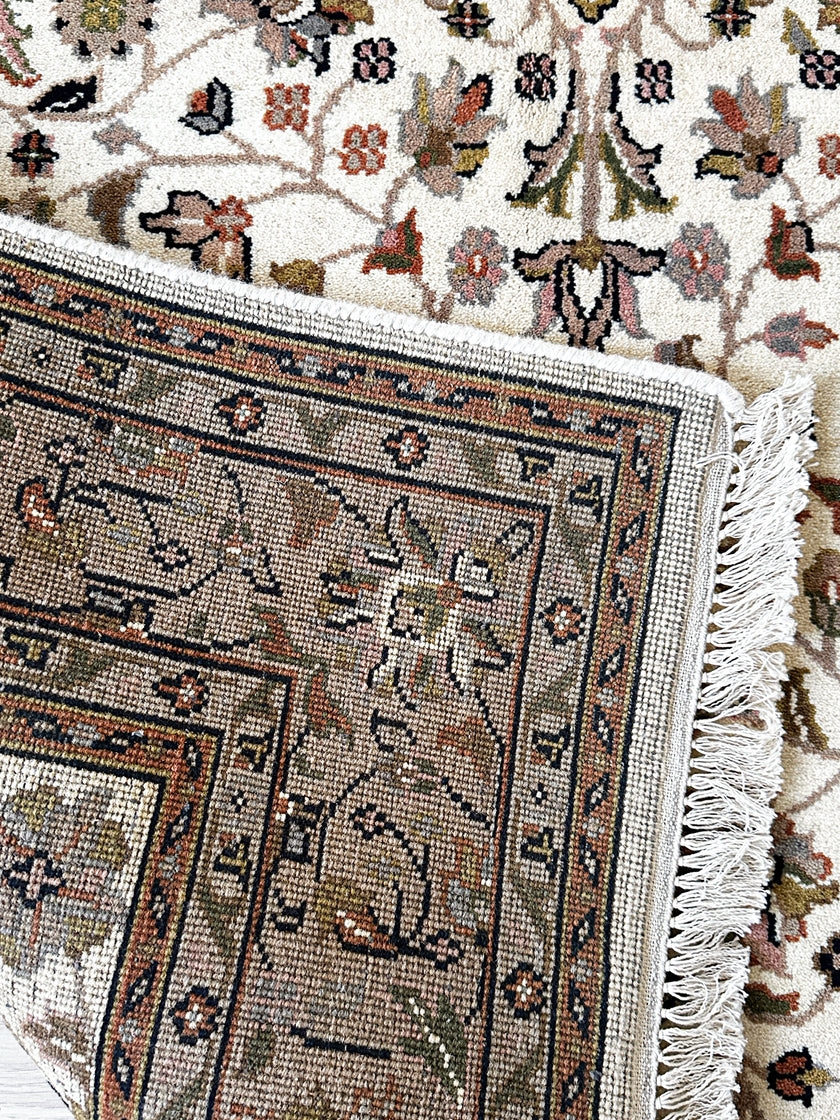 Ganga Teppich ca. 200 × 150 cm – creme/braun & floral