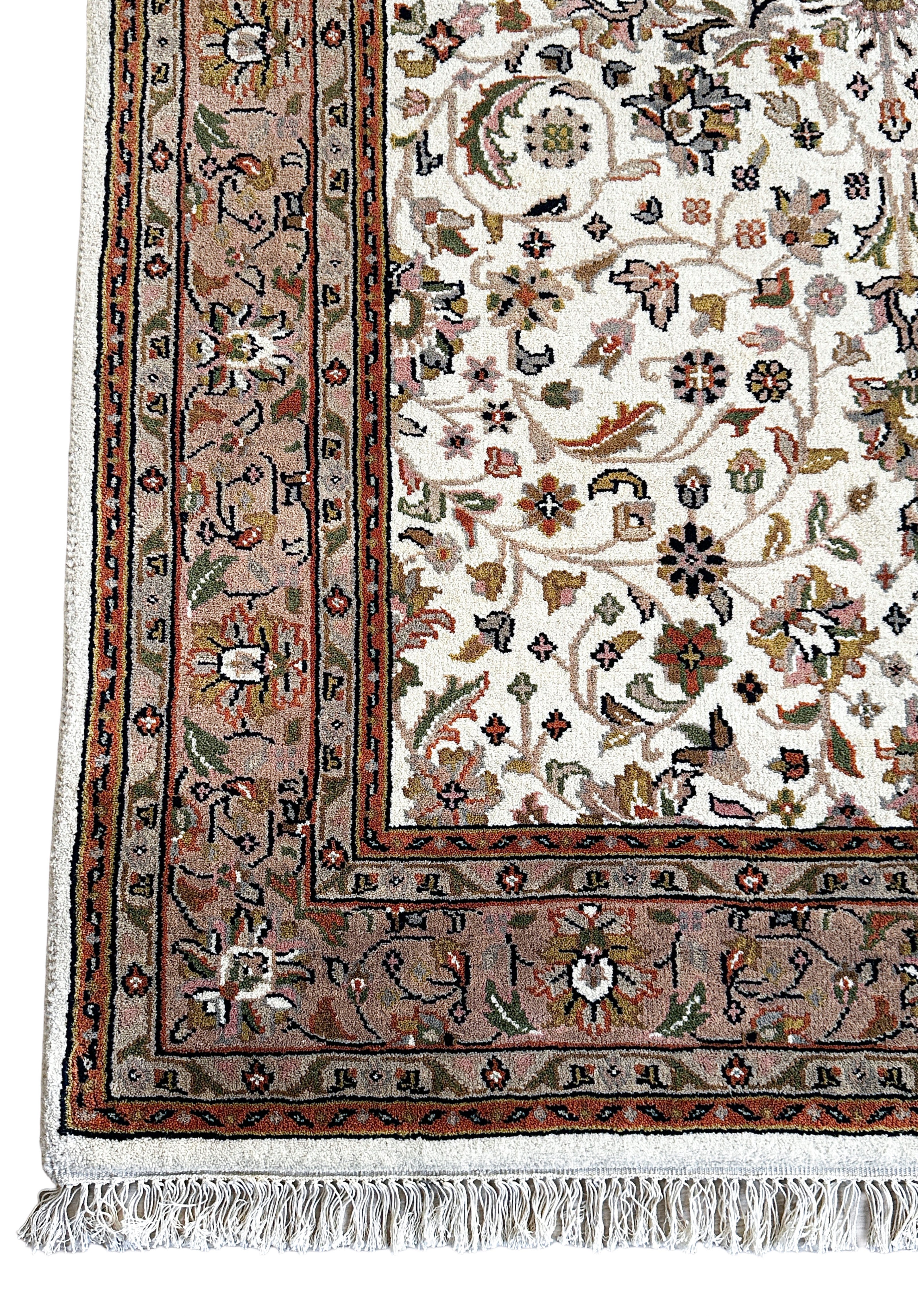 Ganga Teppich ca. 200 × 150 cm – creme/braun & floral