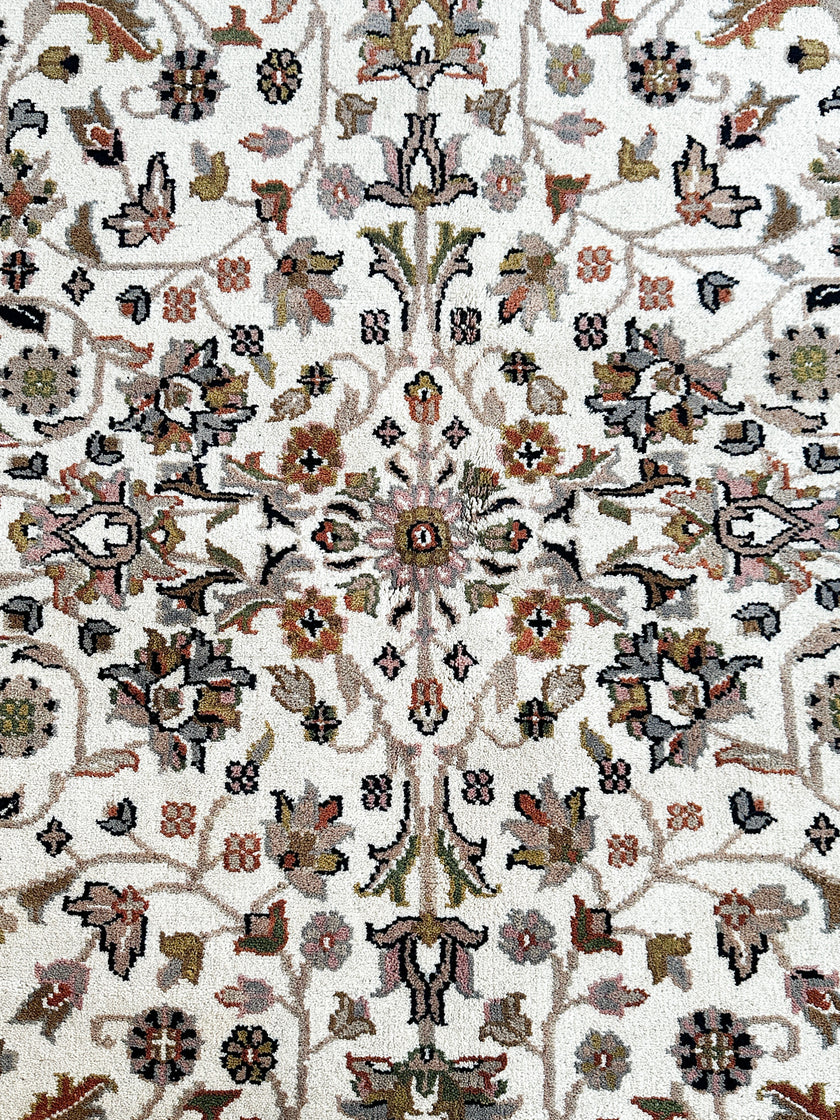 Ganga Teppich ca. 200 × 150 cm – creme/braun & floral