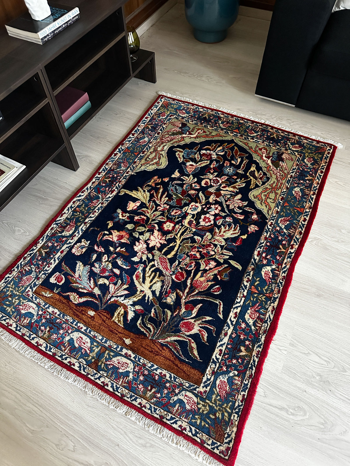 Ghoum Teppich ca. 150 × 100 cm – dunkelblau/rot/blau & floral
