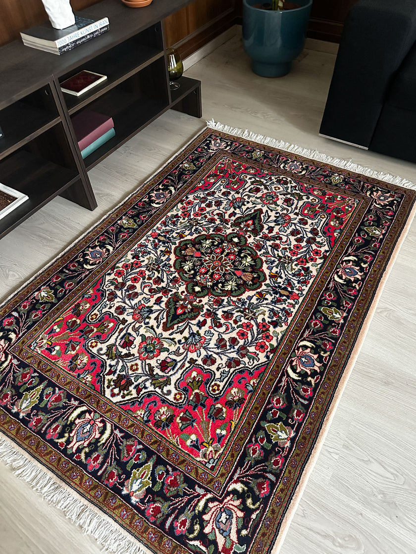 Ghoum Teppich ca. 158 × 100 cm – creme & dunkelblau