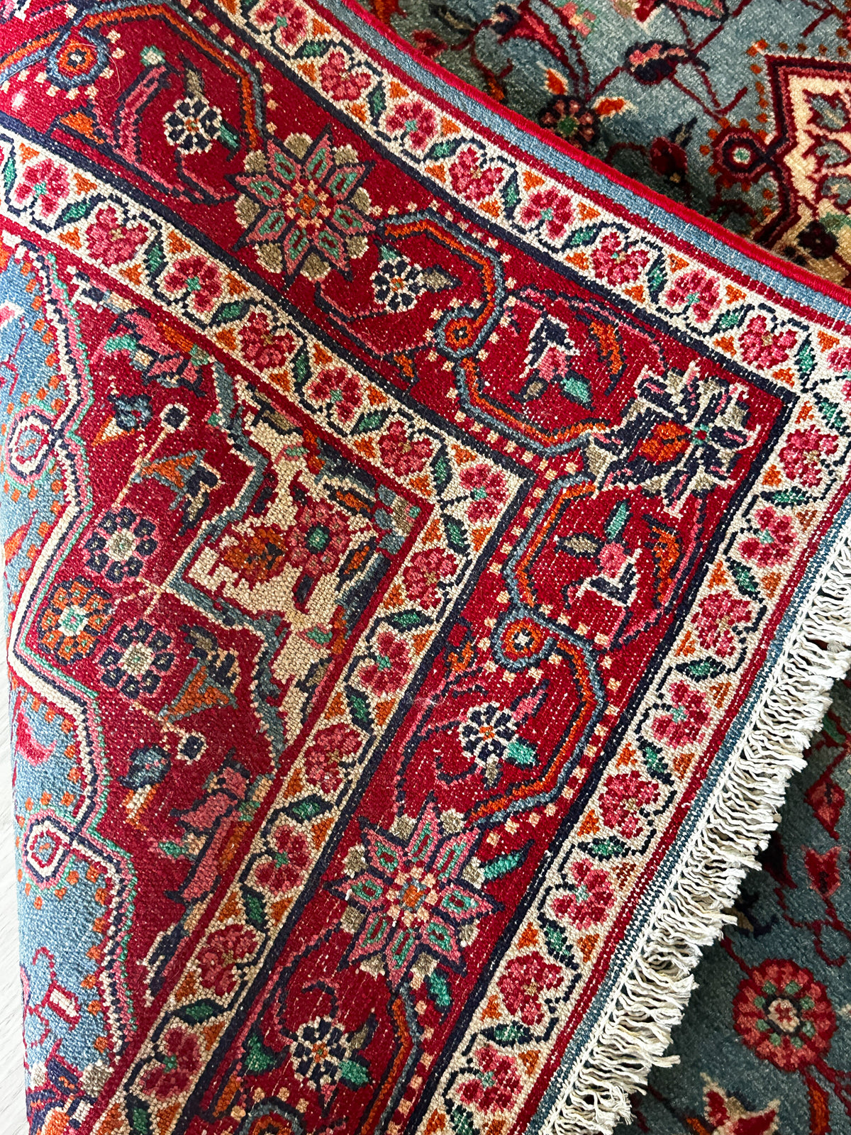 Hamedan Teppich ca. 150 × 100 cm – hellblau/rot/creme & floral