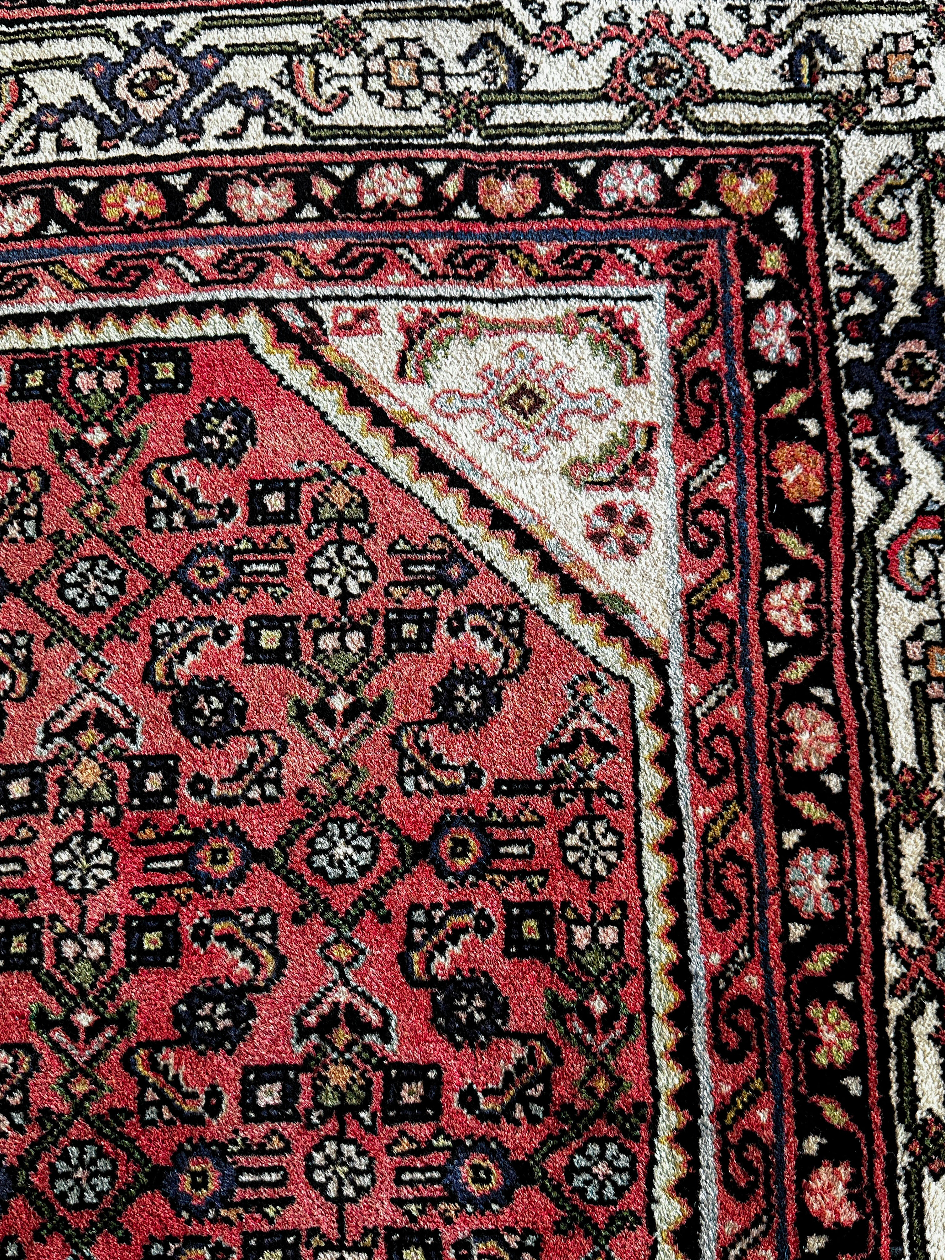 Hosseinabad Teppich ca. 200 × 150 cm – rot/beige & klassisch