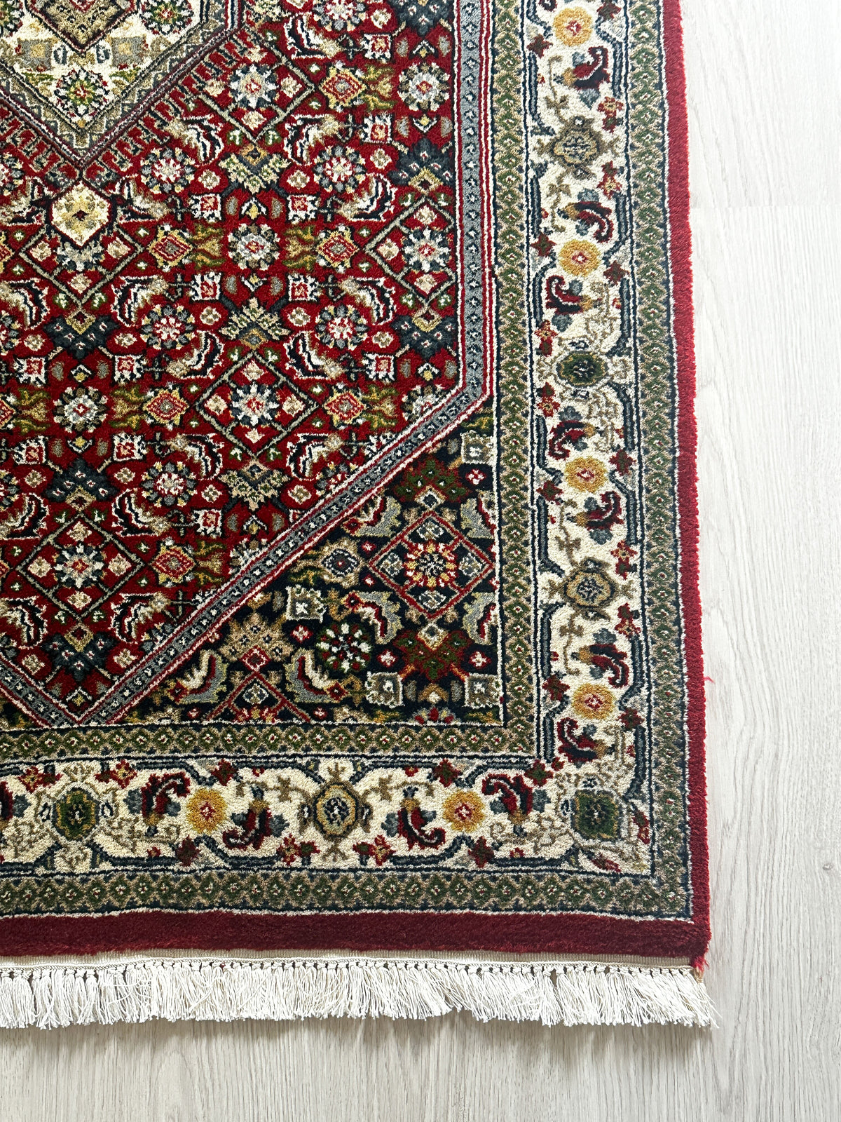 Bidjar Teppich ca. 163 × 94 cm – rot, creme & grün