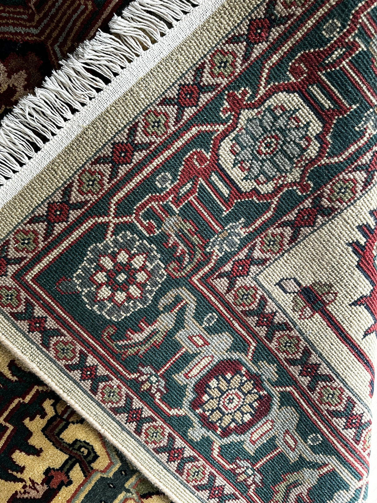 I. Keschan Teppich ca. 269 × 184 cm – creme & grün gemustert