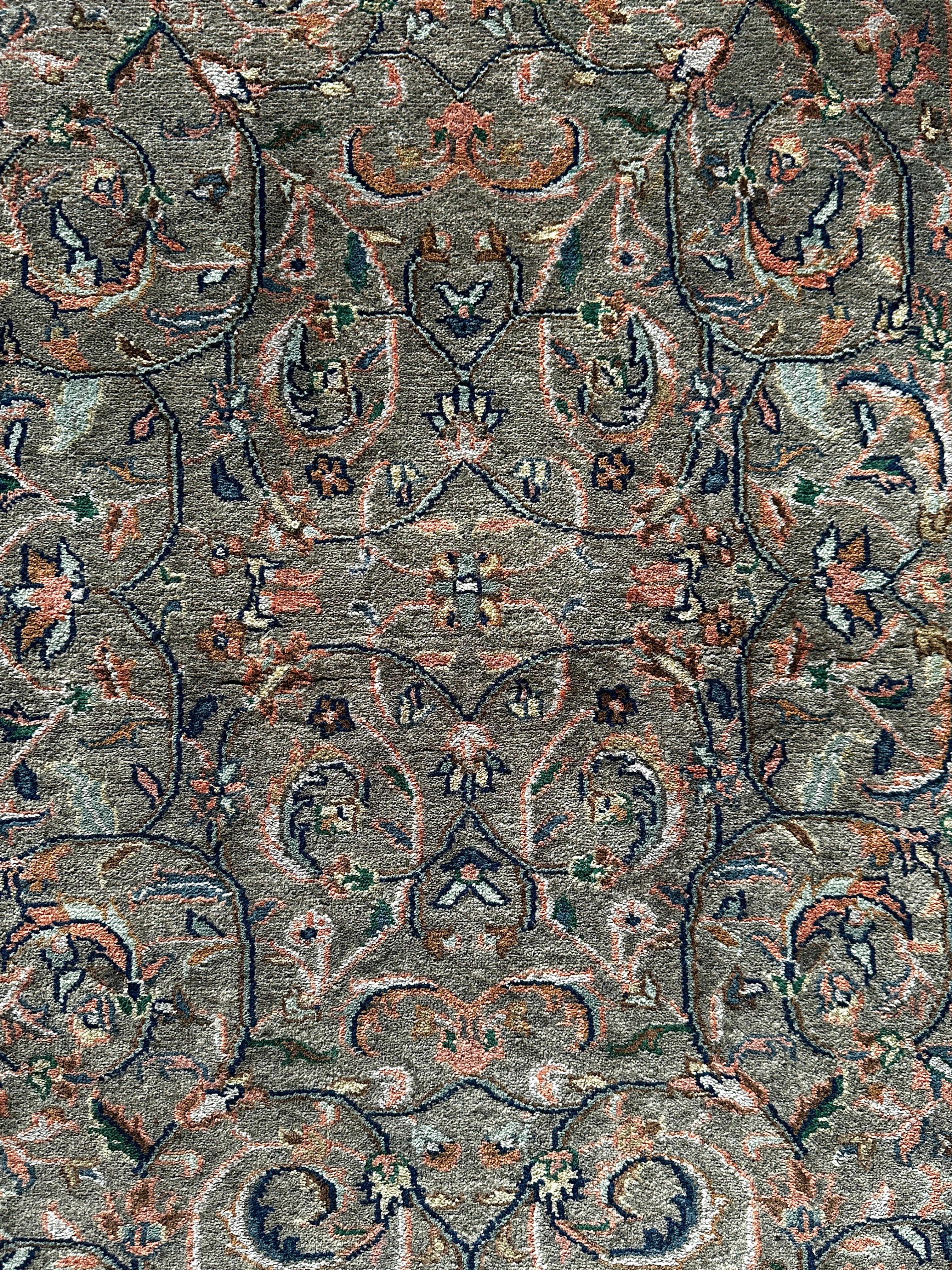 I. Keschan Teppich ca. 150 × 100 cm – grau/braun & dezent