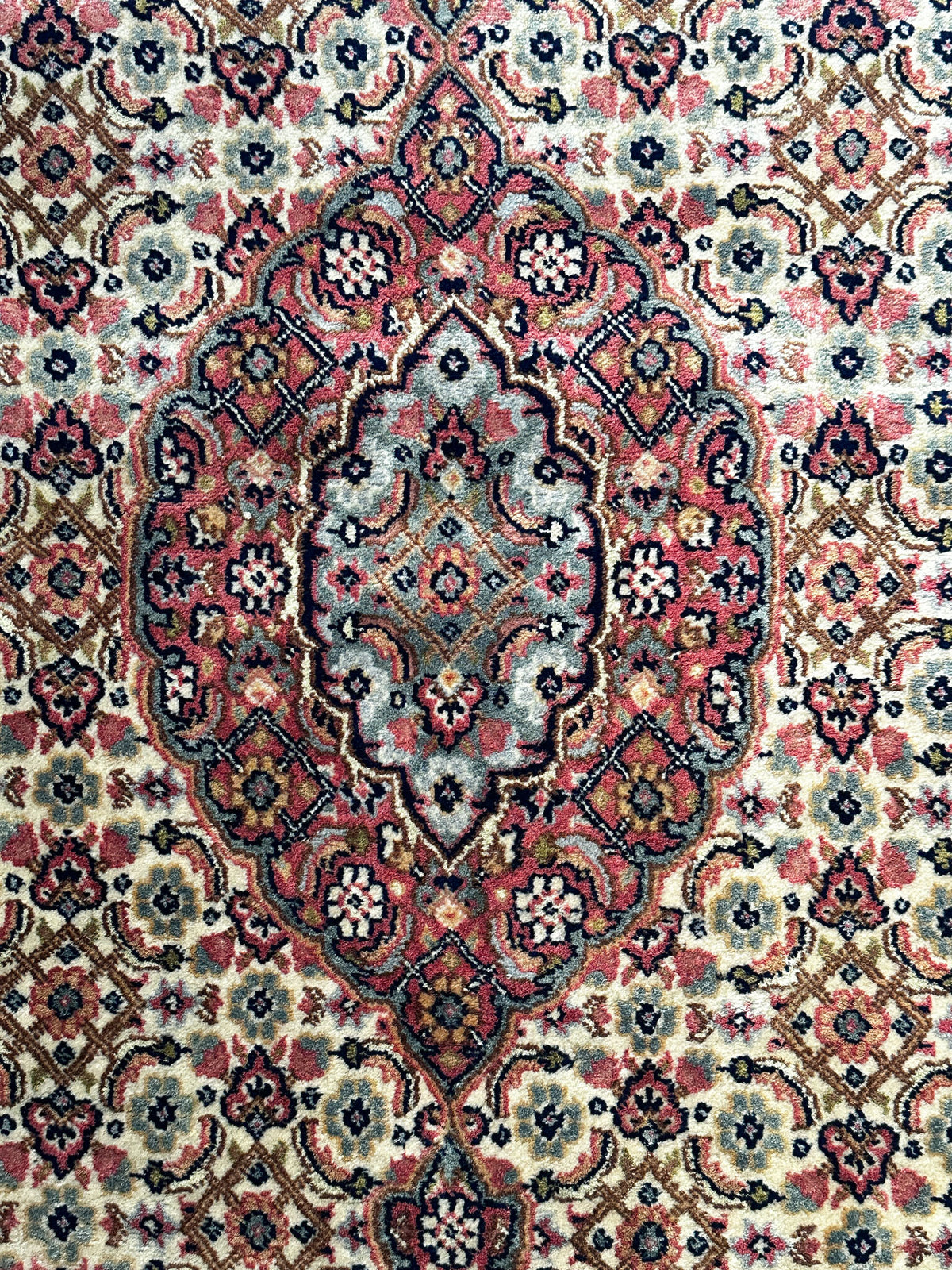 Sarough Teppich ca. 160 × 85 cm – goldbeige & dunkelblau