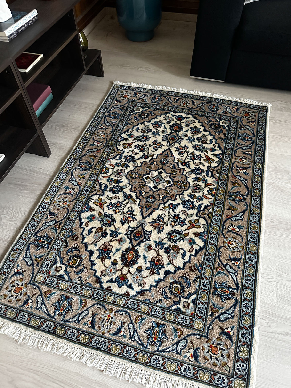 Keschan Teppich ca. 155 × 100 cm – creme, graubeige & blau