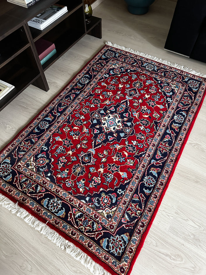 Keschan Teppich ca. 150 × 100 cm – rot/dunkelblau & klassisch