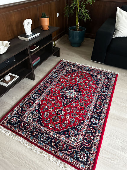 Keschan Teppich ca. 147 × 100 cm – rot & dunkelblau
