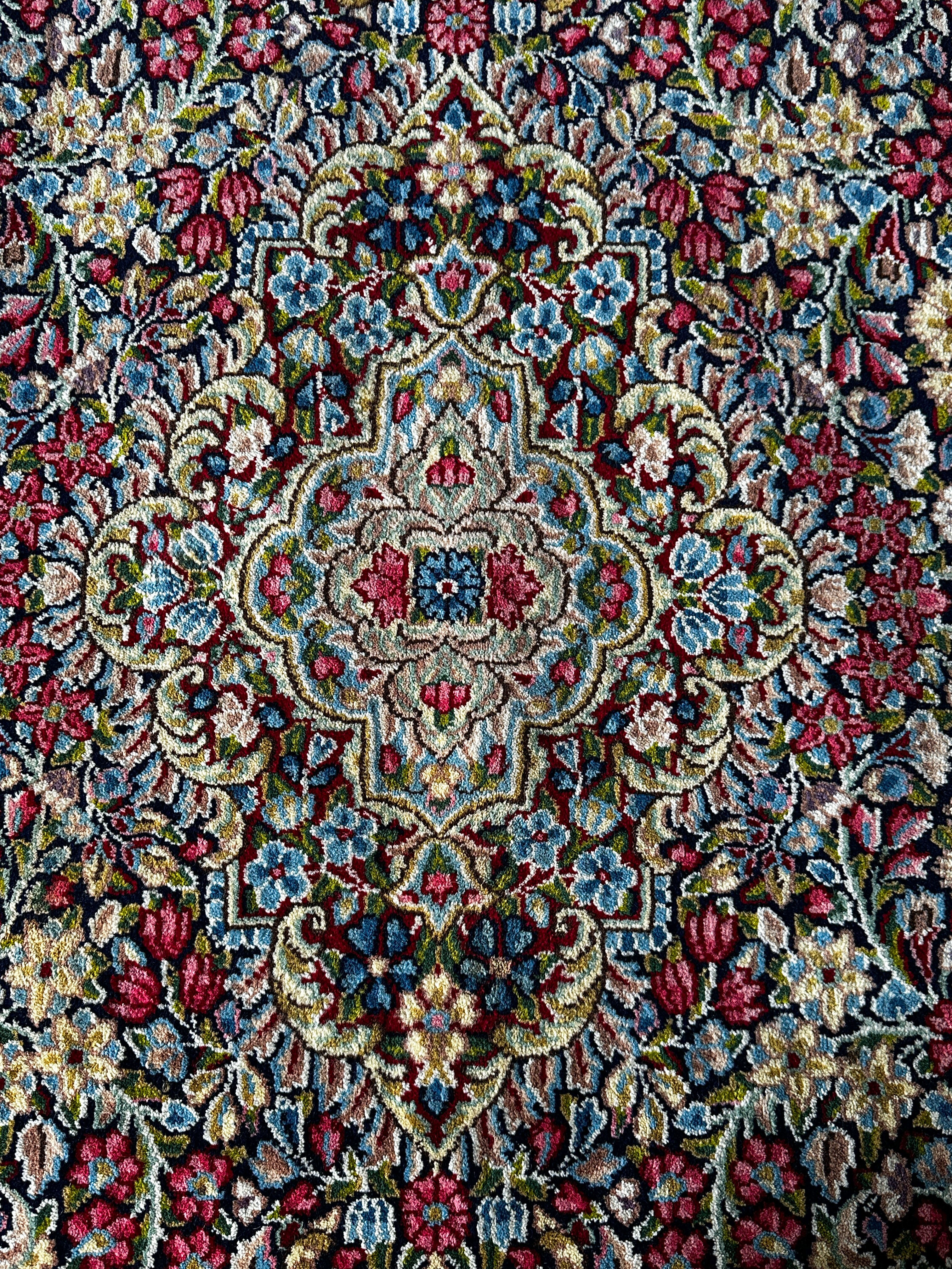 Laver Kirman Teppich ca. 300 × 200 cm – dunkel & detailreich