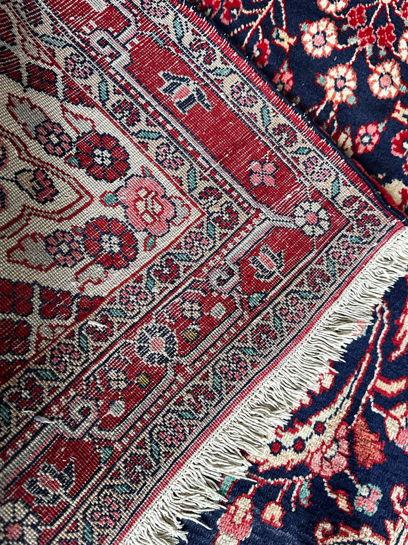 Malayer Teppich ca. 232 × 135 cm – dunkelblau & rot floral
