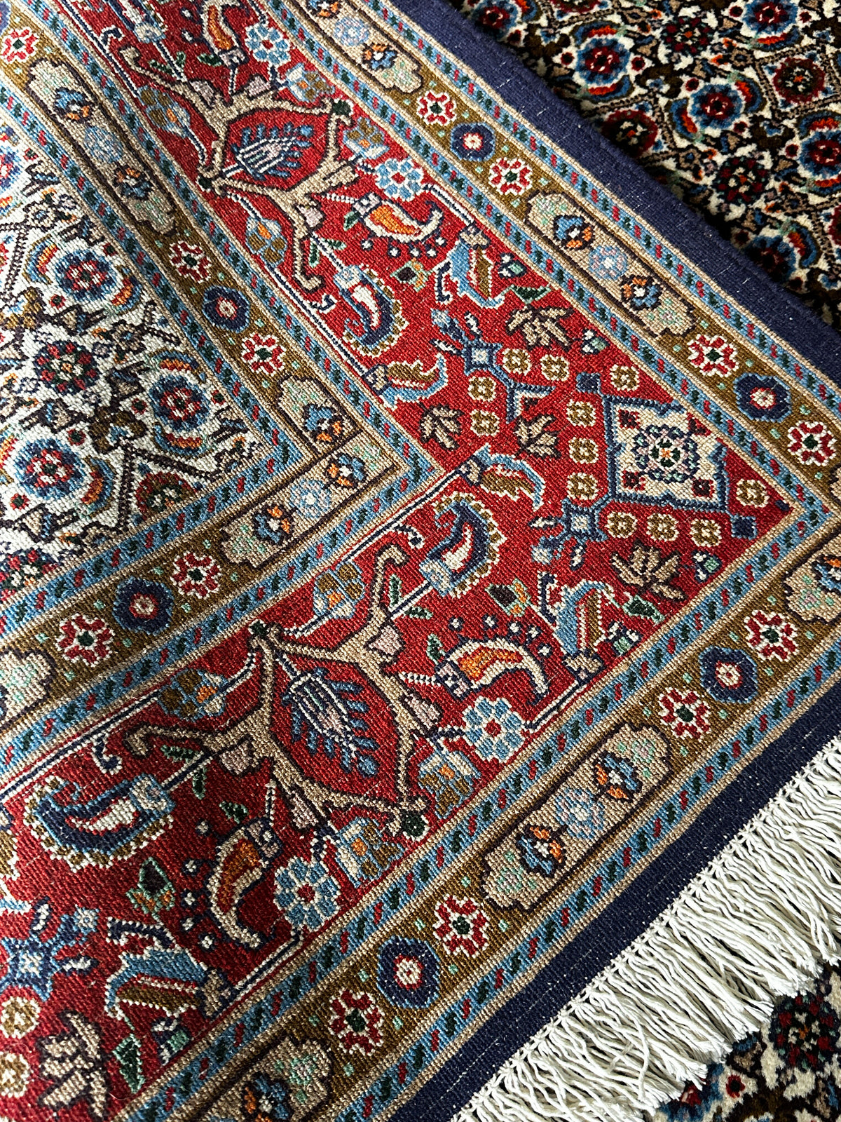 Moud Teppich ca. 250 × 152 cm – creme, rot & dunkelblau