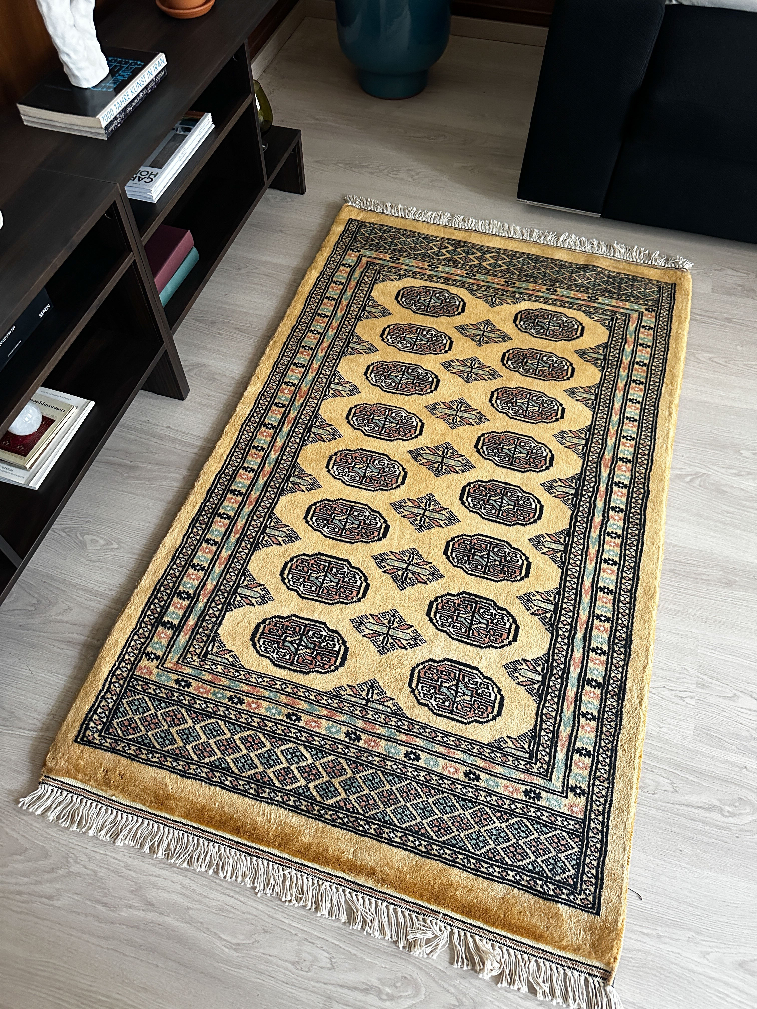 Mouri Teppich ca. 150 × 100 cm – honiggelb/dunkelbraun/hellgrün & klassisch