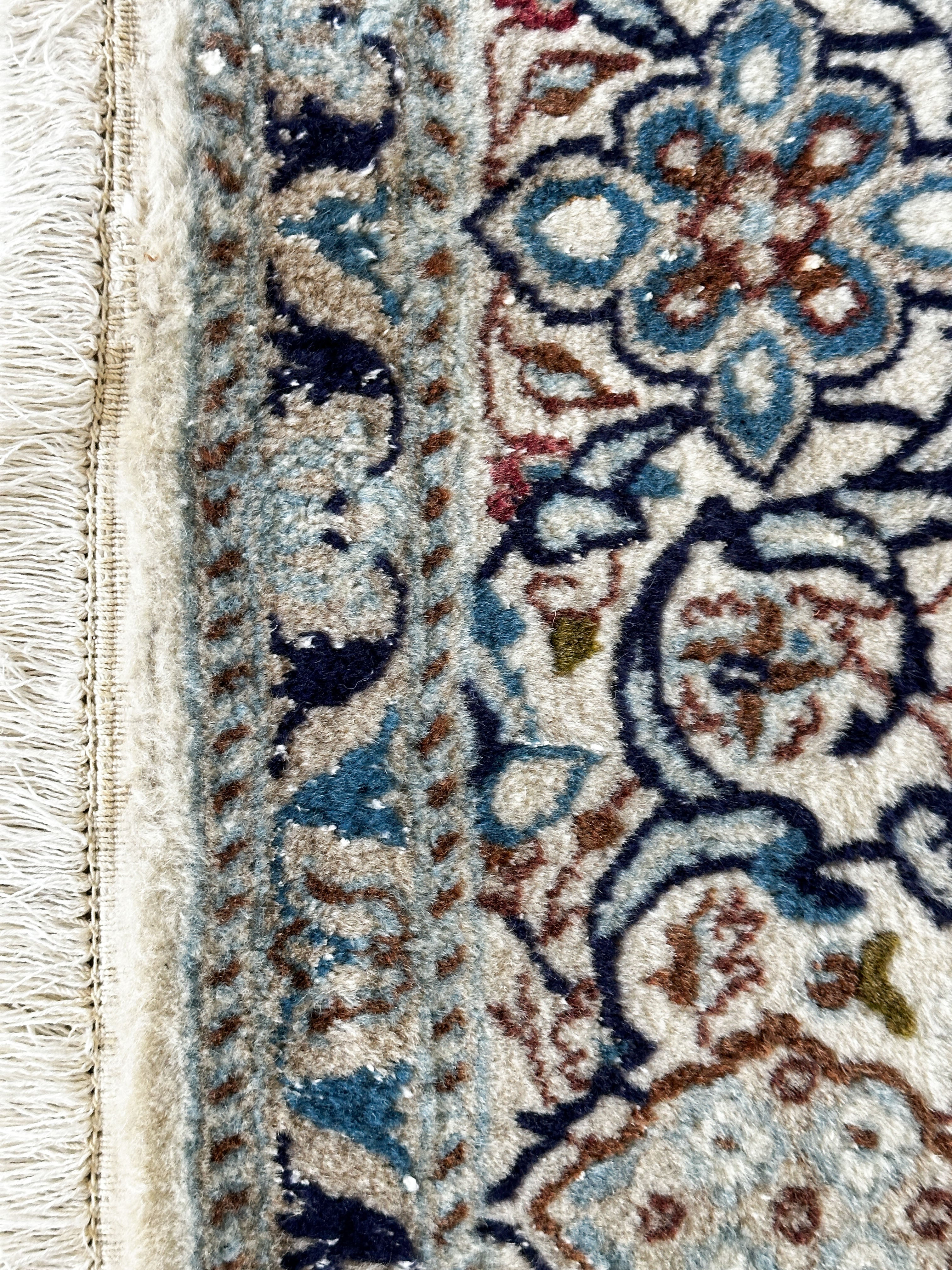 Nain Teppich ca. 200 × 200 cm – hellblau/beige & fein