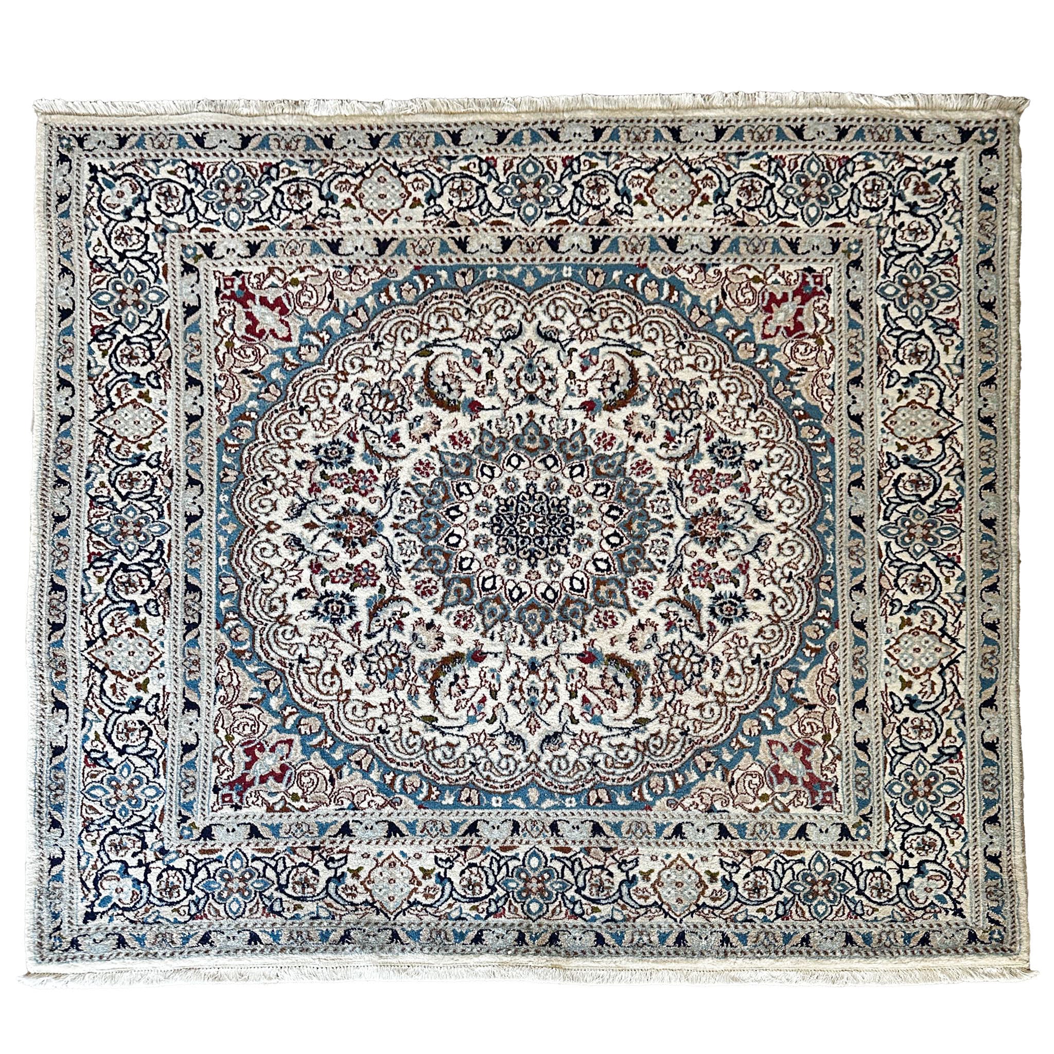 Nain Teppich ca. 200 × 200 cm – hellblau/beige & fein