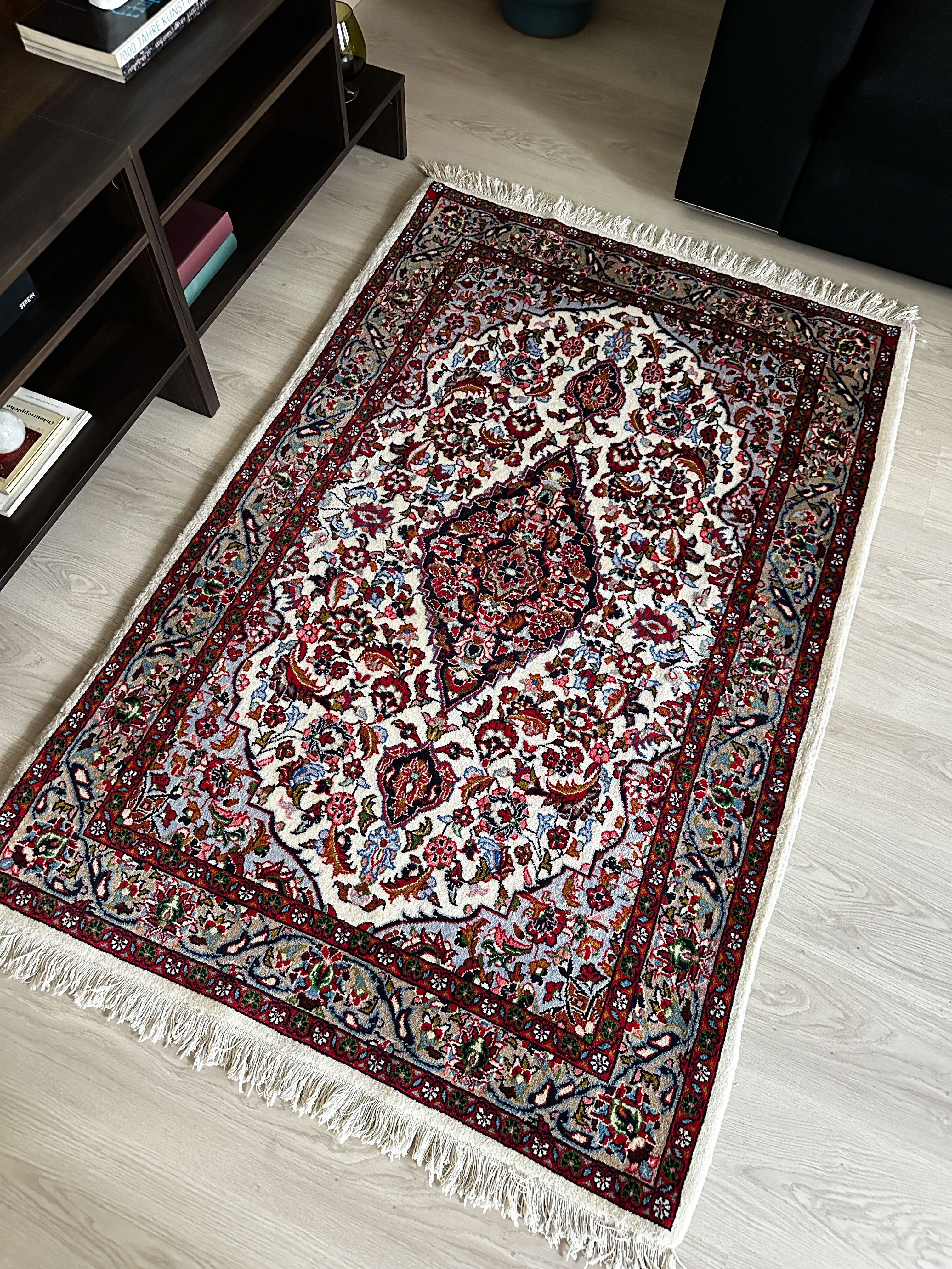 Sarough Teppich ca. 150 × 100 cm – creme/rot/blau & elegant