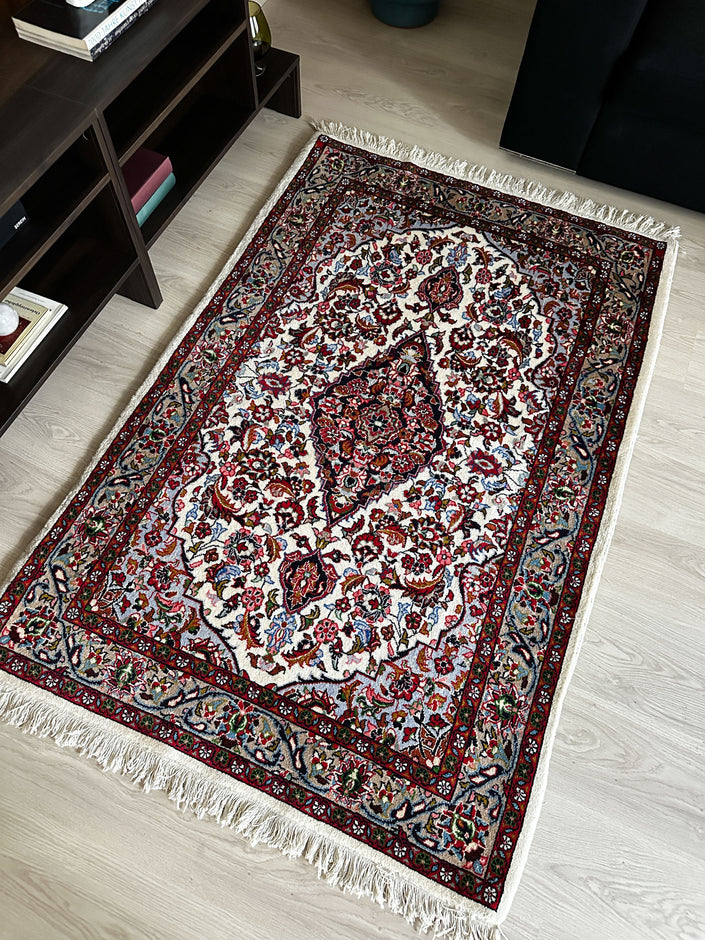 Sarough Teppich ca. 150 × 100 cm – creme/rot & elegant