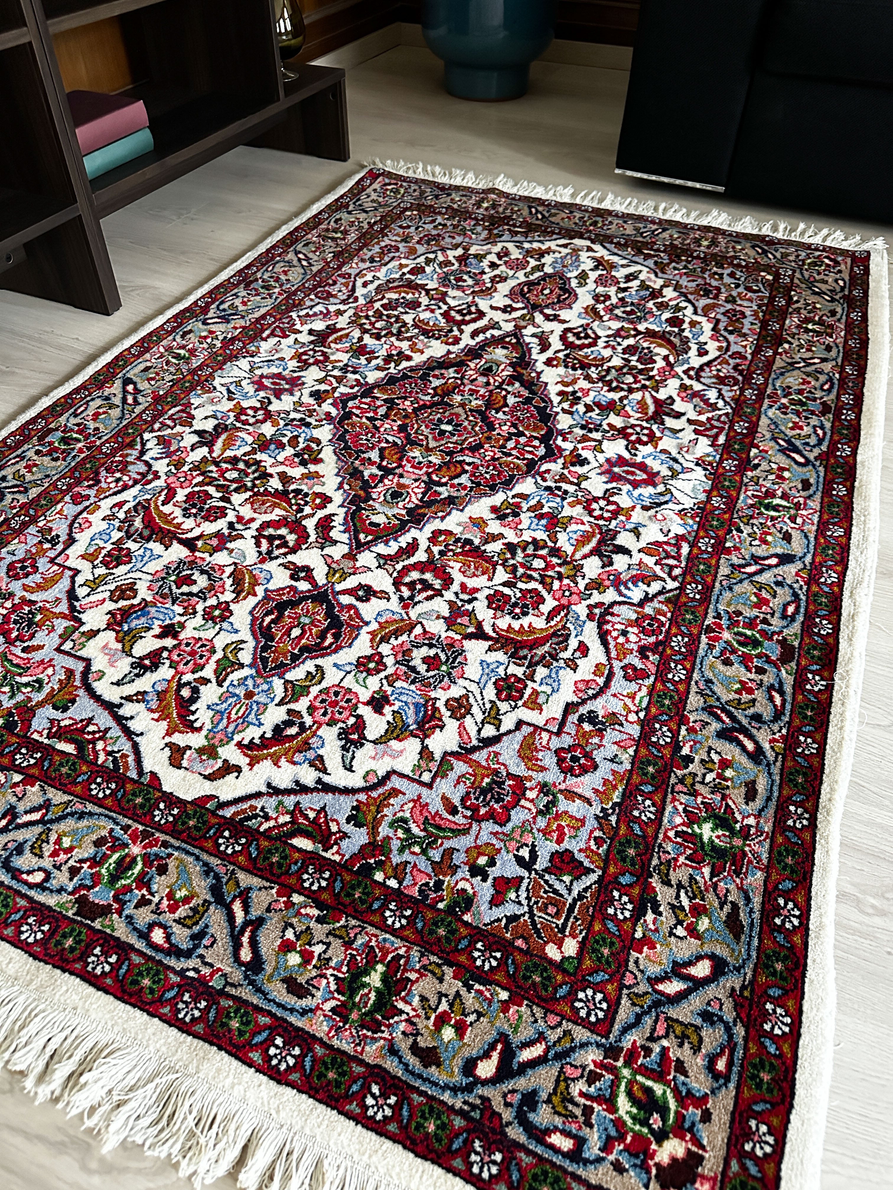 Sarough Teppich ca. 150 × 100 cm – creme/rot/blau & elegant