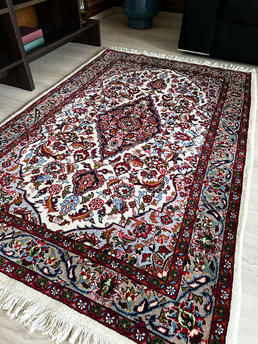 Sarough Teppich ca. 150 × 100 cm – creme/rot/blau & elegant