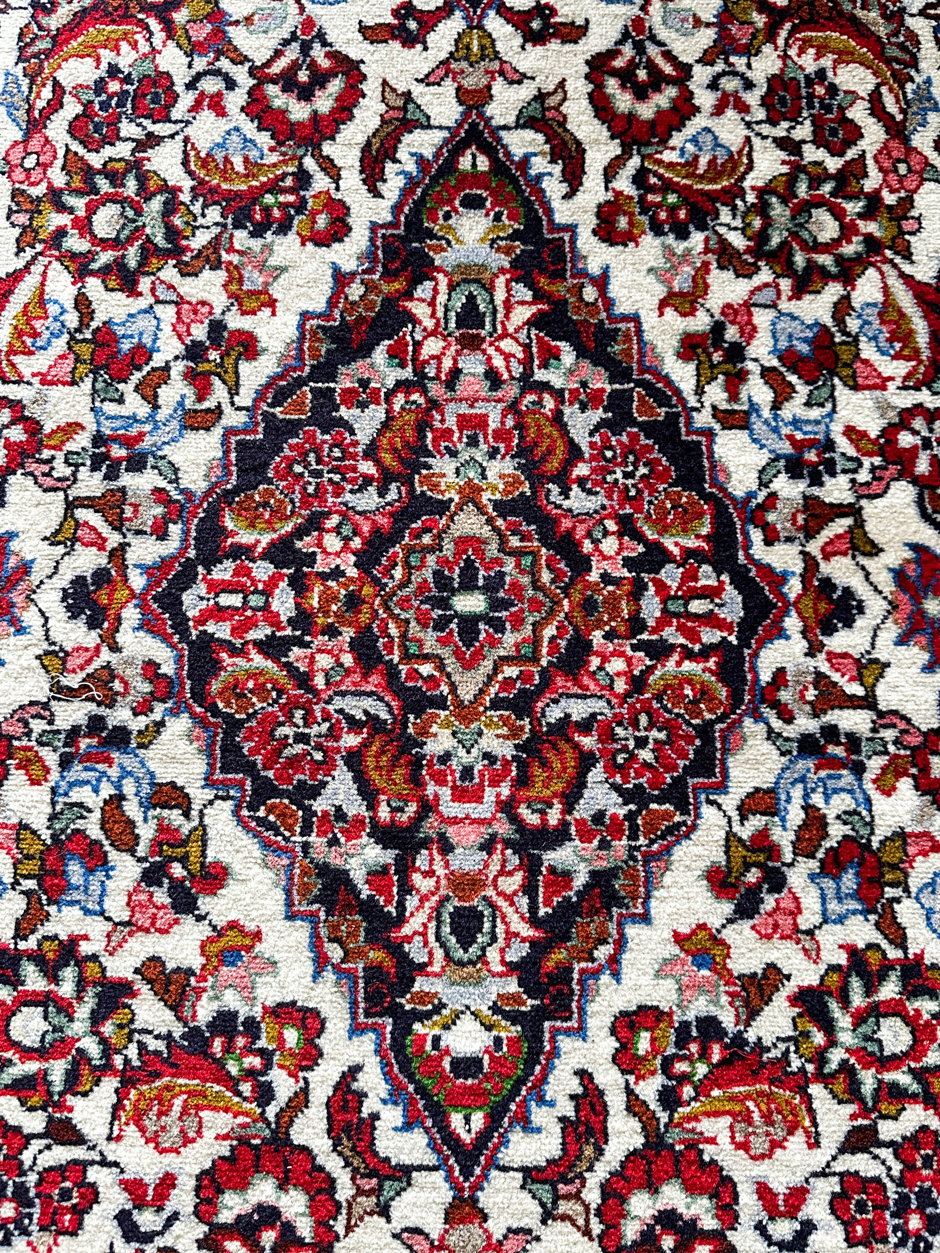 Sarough Teppich ca. 150 × 100 cm – creme/rot & elegant