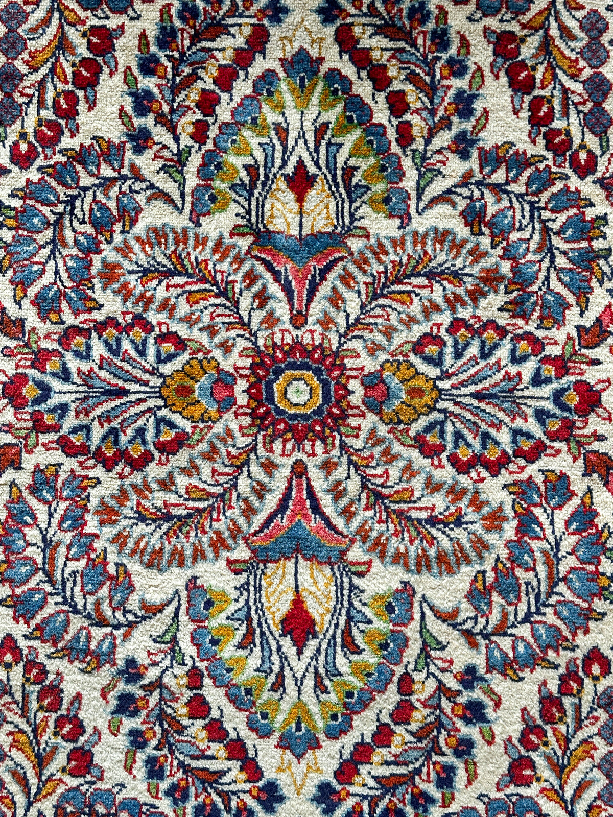Sarough Teppich ca. 150 × 100 cm – creme/rot/blau & elegant