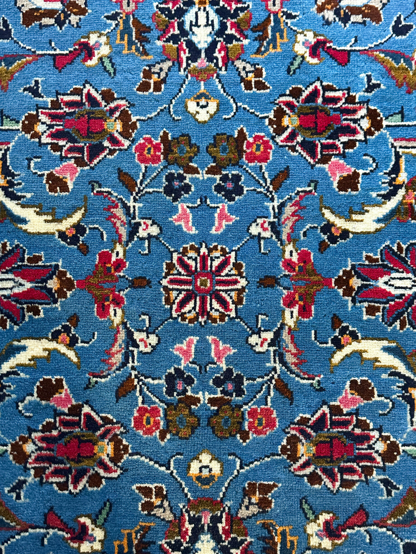 Sarough Teppich ca. 150 × 100 cm – hellblau/rot & floral