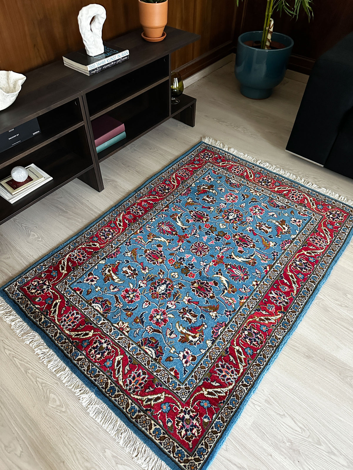 Sarough Teppich ca. 150 × 100 cm – hellblau/rot & floral