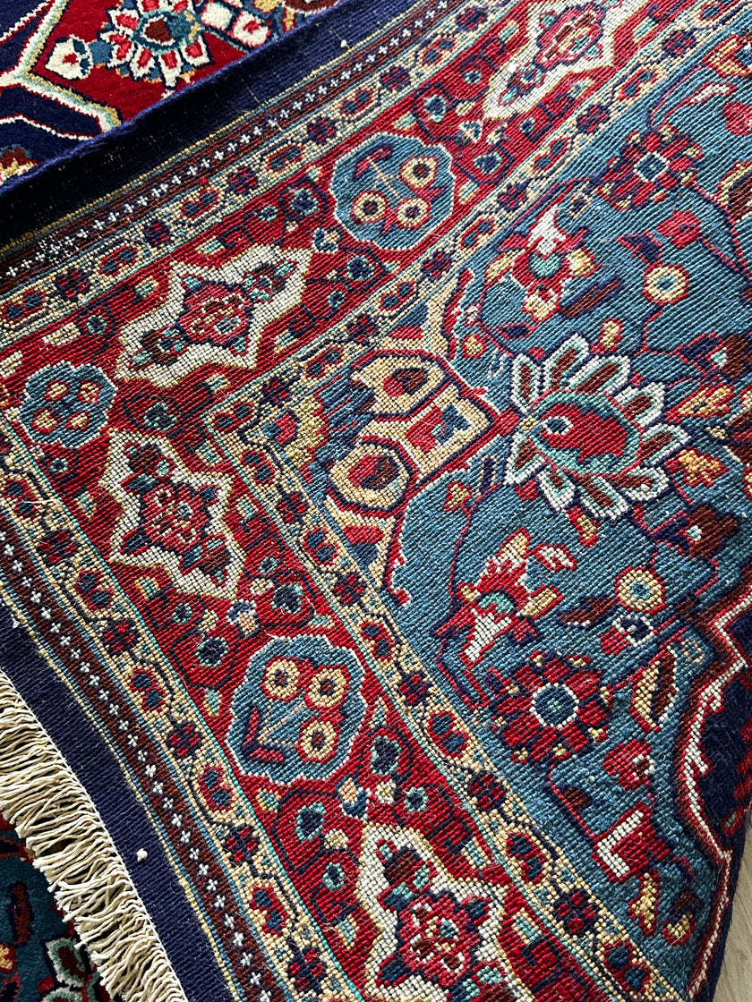 Sarough Teppich ca. 150 × 100 cm – dunkelblau/hellblau/rot & klassisch