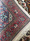 Sarugh Teppich ca. 148 × 105 cm – creme, rot & floral