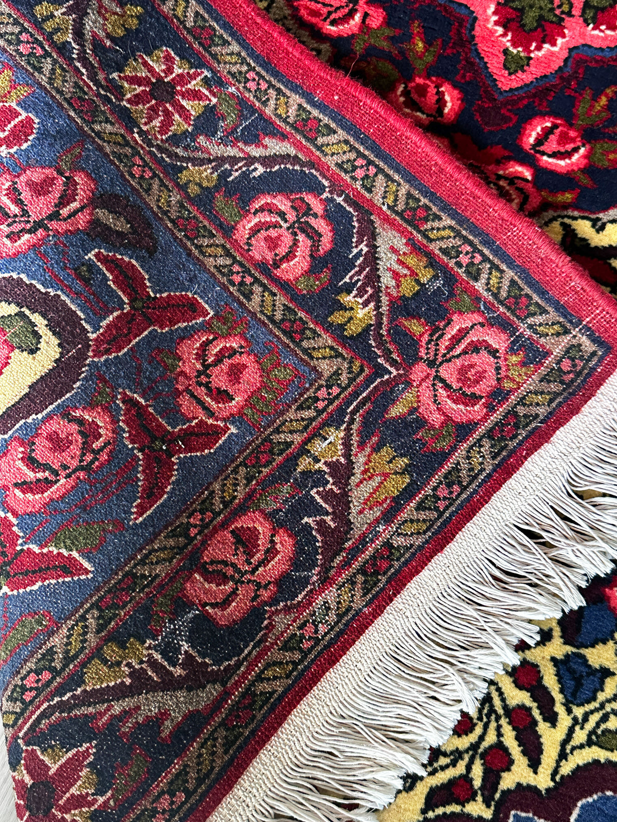 Sarugh Teppich ca. 150 × 100 cm – creme/blau/rot & floral