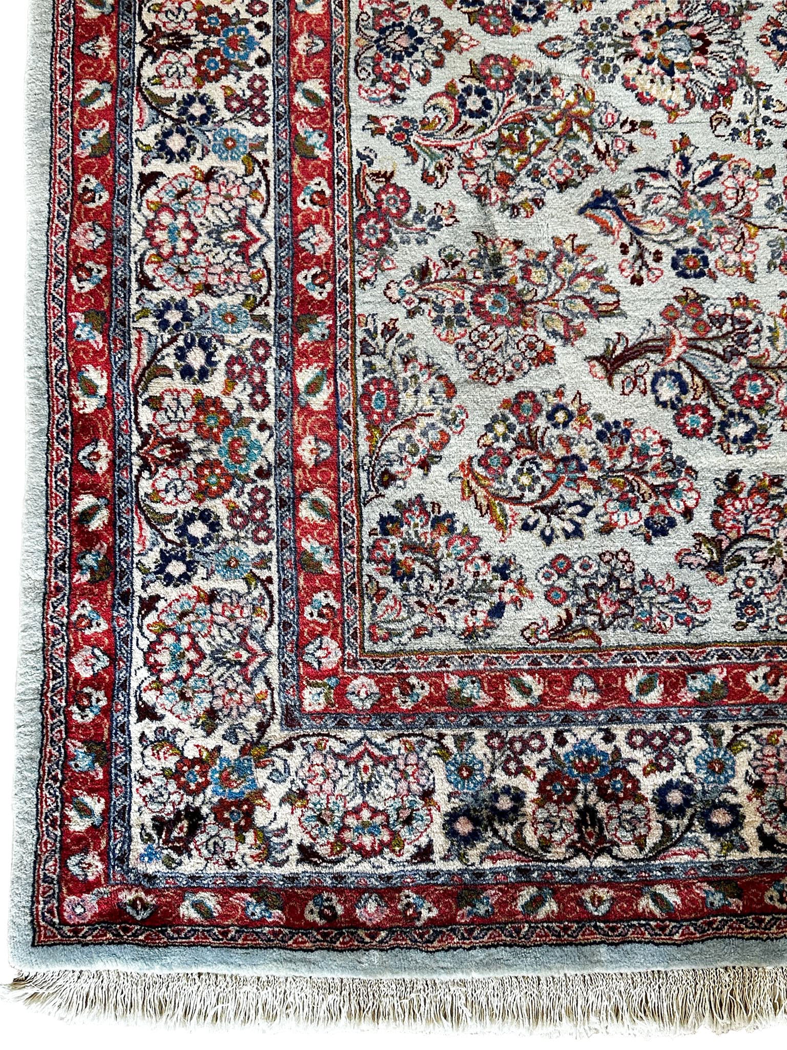 Sarugh Teppich ca. 200 × 200 cm – hellgrün/rot & klassisch