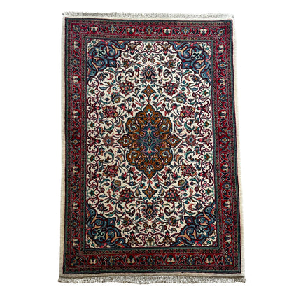 Sarugh Teppich ca. 148 × 105 cm – creme, rot & floral