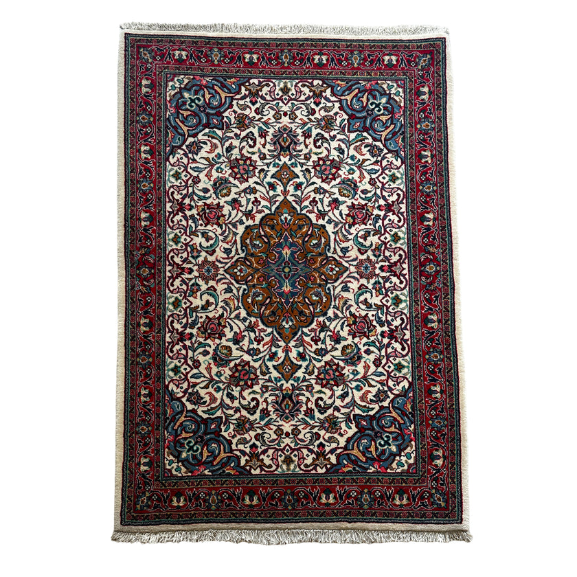 Sarugh Teppich ca. 148 × 105 cm – creme, rot & floral