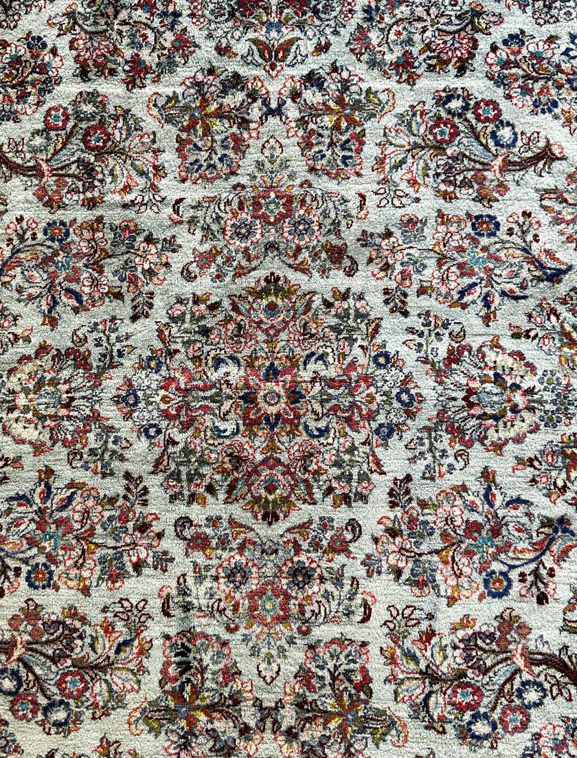 Sarugh Teppich ca. 200 × 200 cm – hellgrün/rot & klassisch