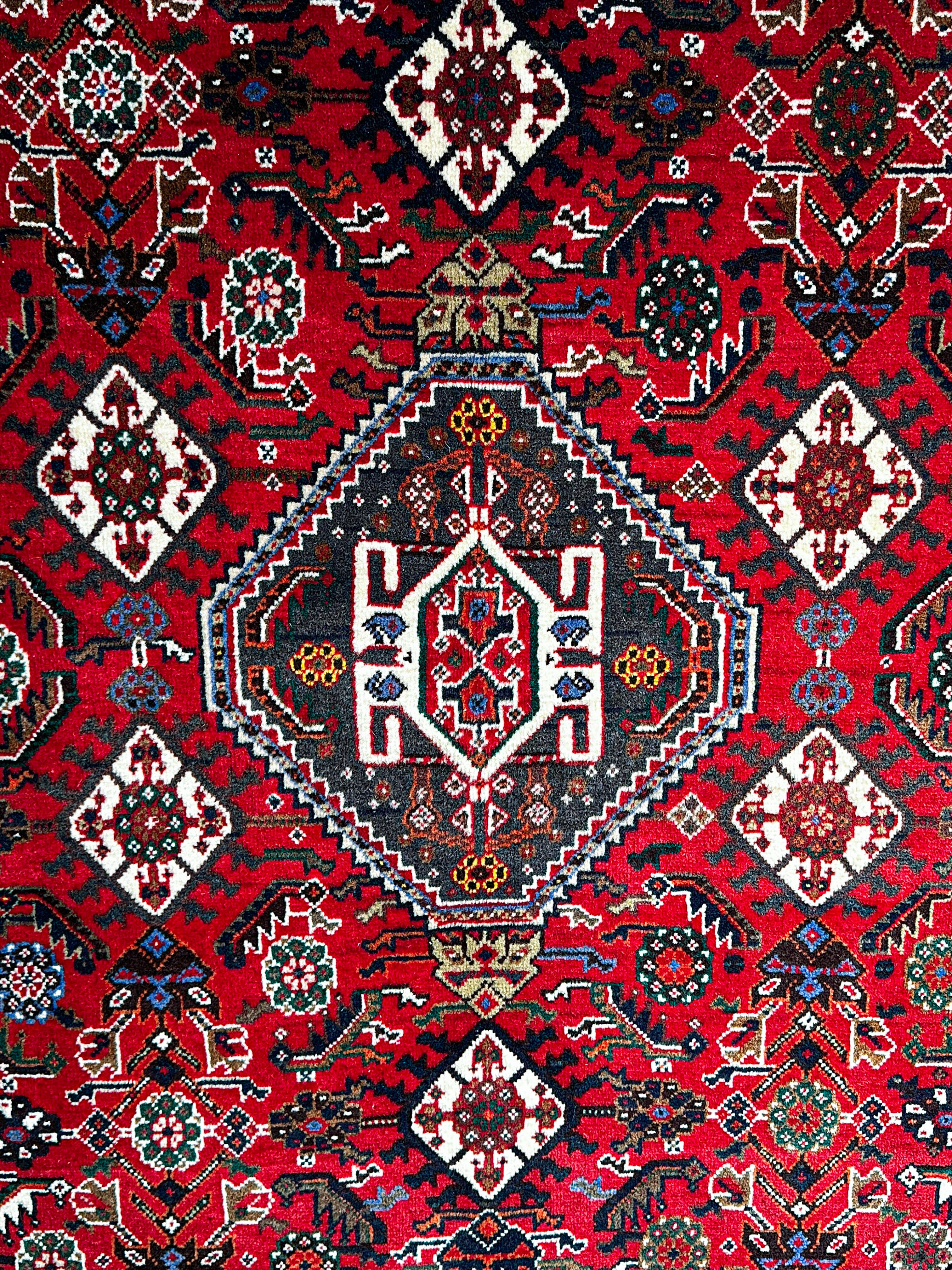 Schiraz Teppich ca. 200 × 150 cm – rot/grau & ausdrucksstark