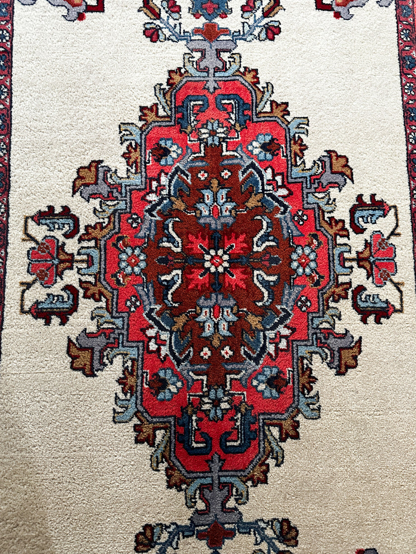Täbriz Teppich ca. 150 × 100 cm – rot/creme & klassisch