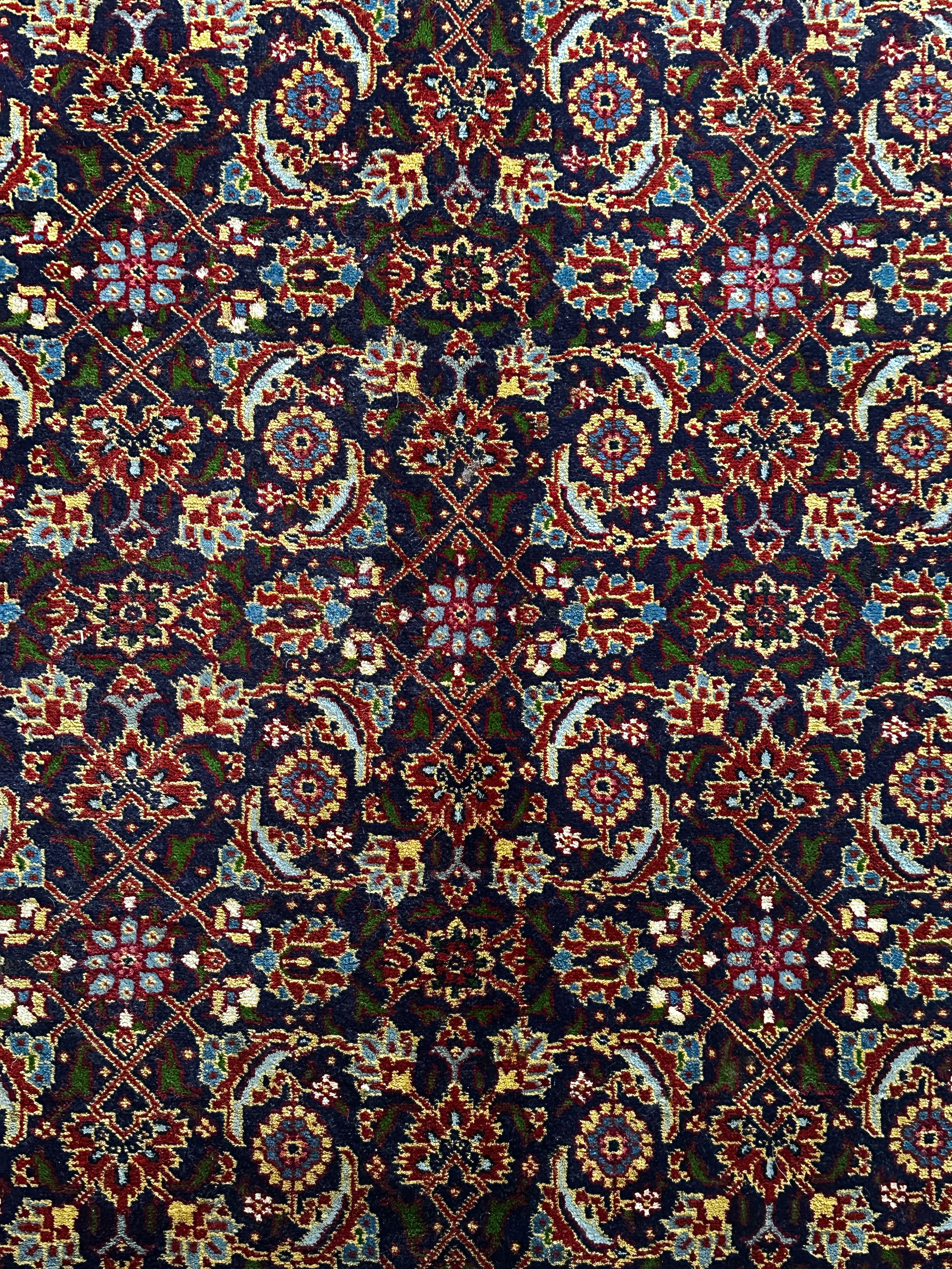 Täbriz Teppich ca. 300 × 250 cm – dunkelblau/rot & fein gemustert