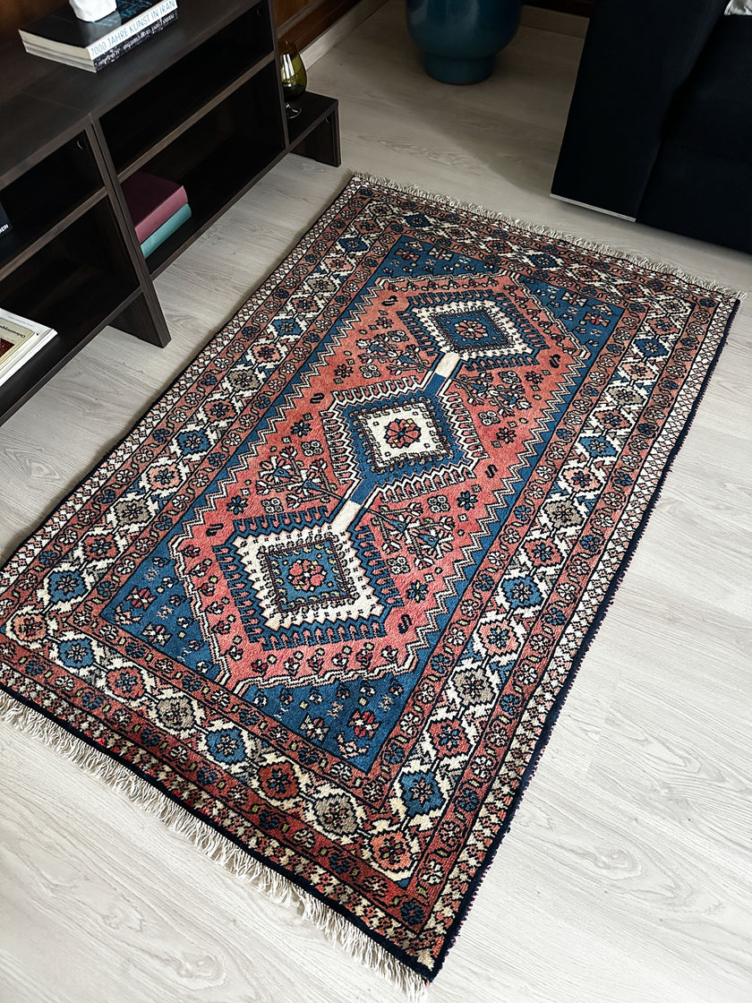 Yalameh Teppich ca. 150 × 100 cm – blau/rosa & geometrisch