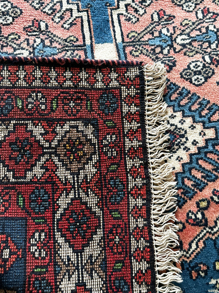 Yalameh Teppich ca. 150 × 100 cm – blau/rosa & geometrisch