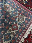 Yalameh Teppich ca. 150 × 100 cm – rot/blau/creme & geometrisch gemustert