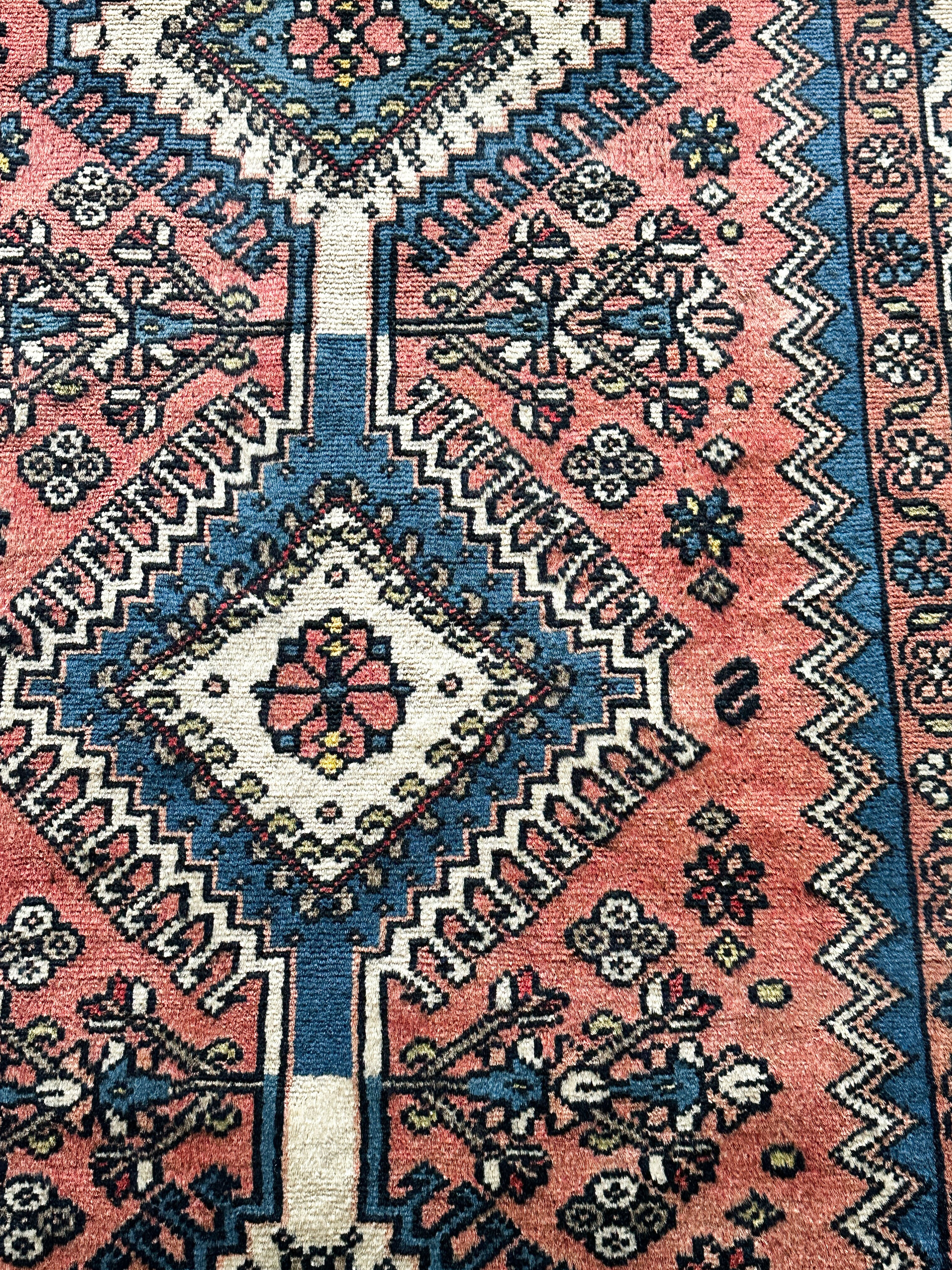 Yalameh Teppich ca. 150 × 100 cm – blau/rosa & geometrisch